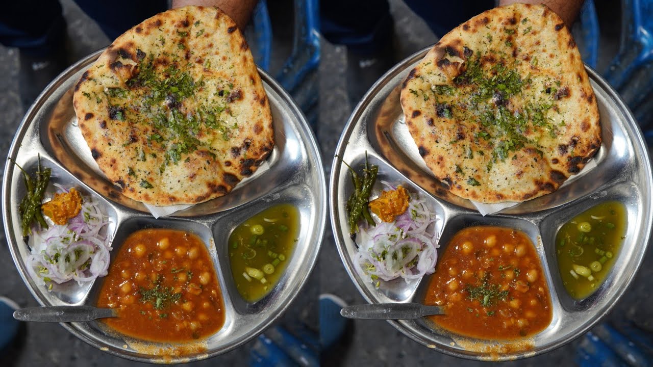 Sardar Ji Ka Amritsari Aloo Pyaaz, Paneer Tandoori Kulcha || Kanpur Street Food