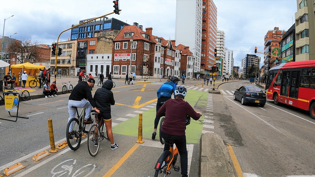 Sunday cycling in the Metropolis 🚶‍♂️🚴‍♀️🚴‍♂️ Bogotá Ciclovía 4K BIKE RIDE