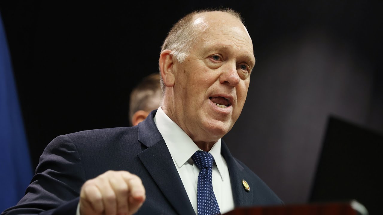 LIVE: Border czar Tom Homan holds briefing in Minneapolis | NBC News