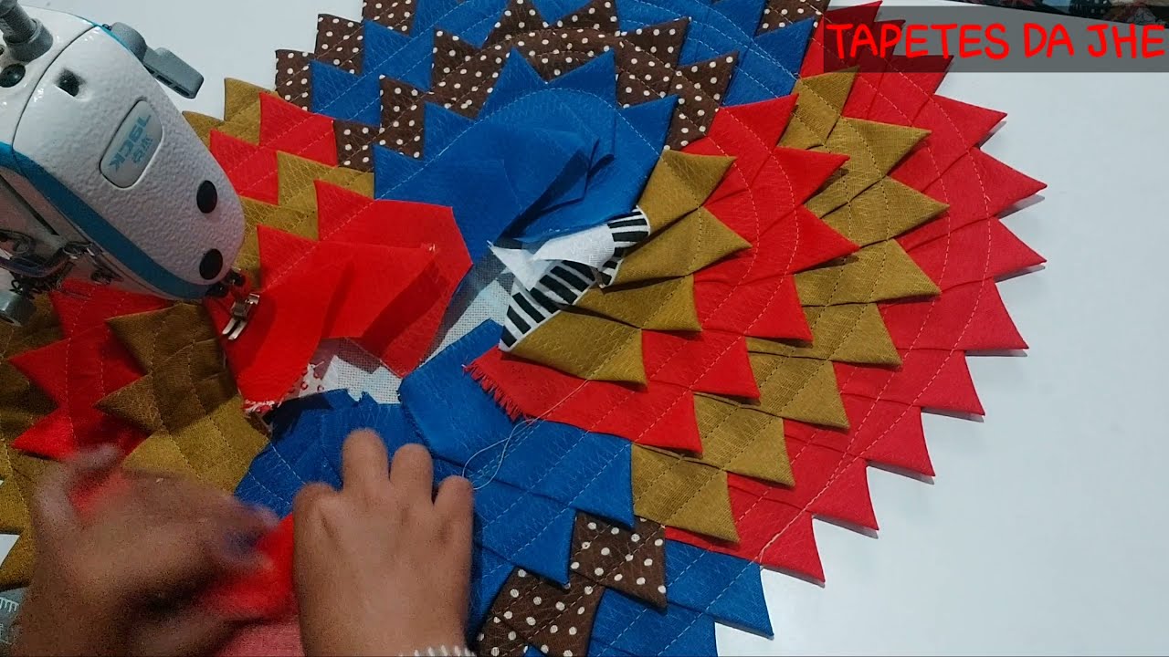 JOGANDO FORA OS RETALHOS PEQUENOS 😱FAÇA TAPETES COM RETALHOS DE BIQUINHOS COLORIDOS