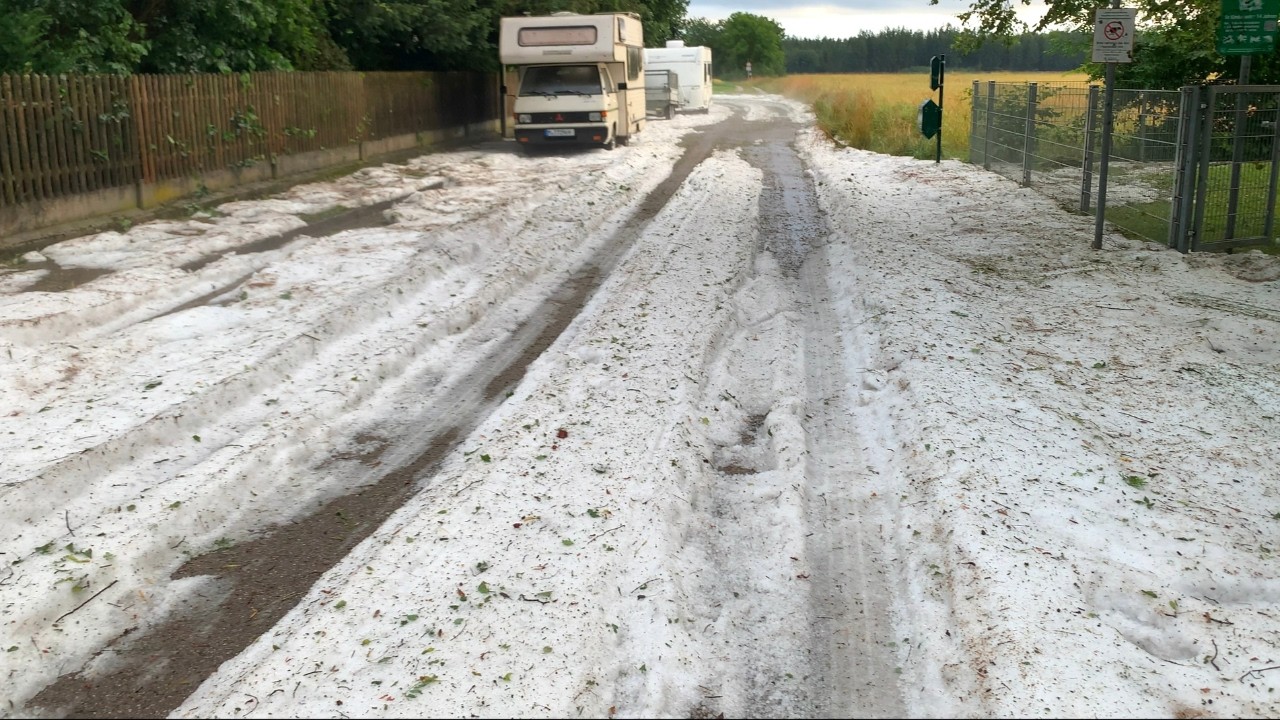 Hagelunwetter und Verwüstungen durch Downbursts südlich von München (12.07.2024)