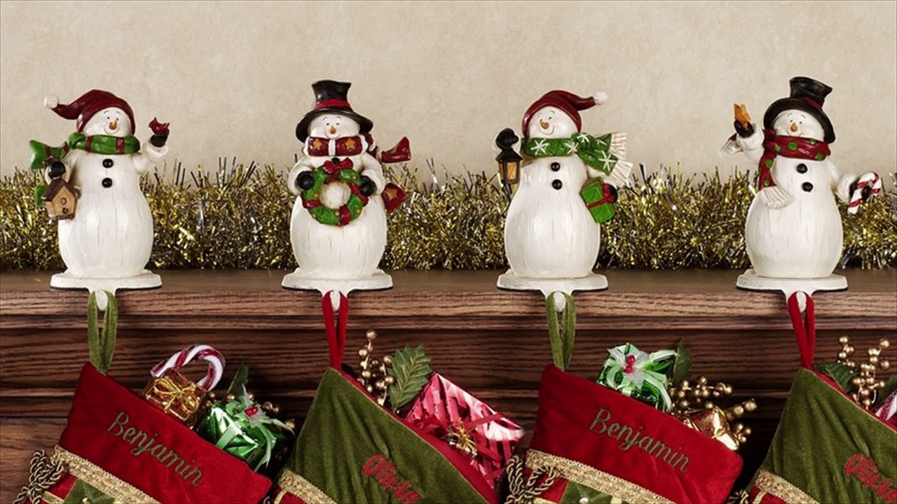 DIY Christmas Mantle Hanger