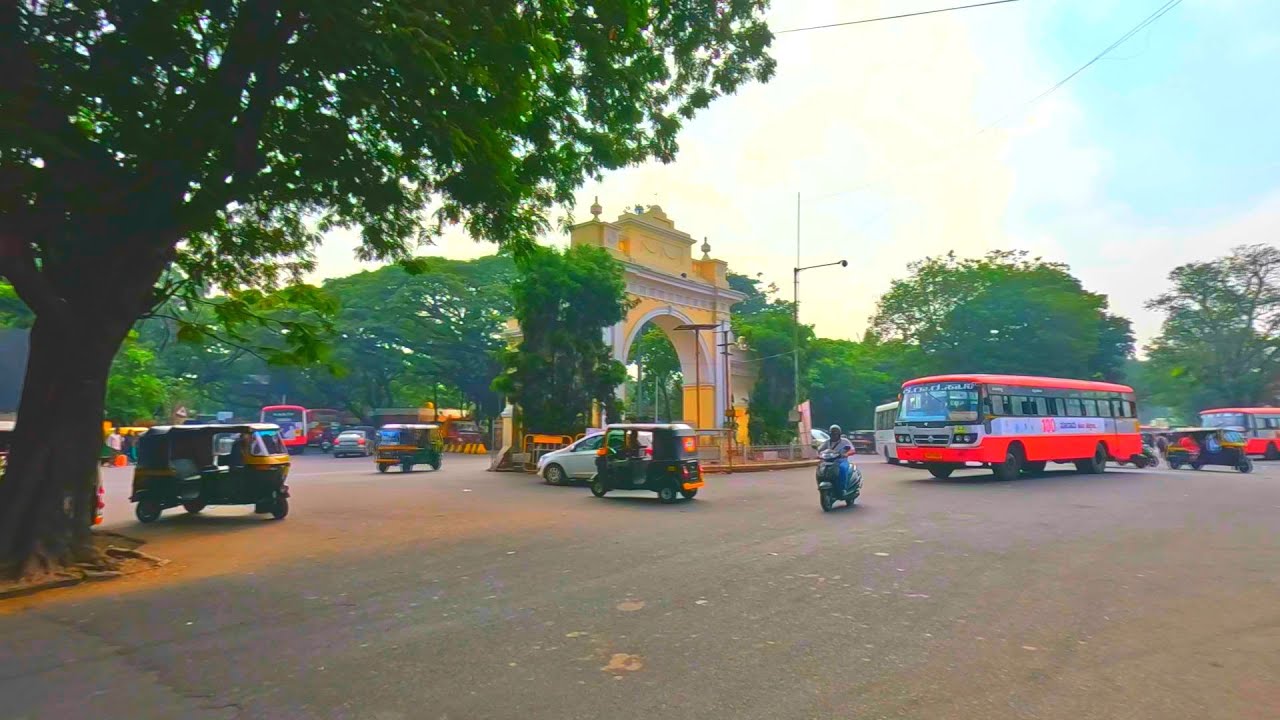 Mysuru street walking tour | Walking the streets of India |  Karnataka state | South India | India