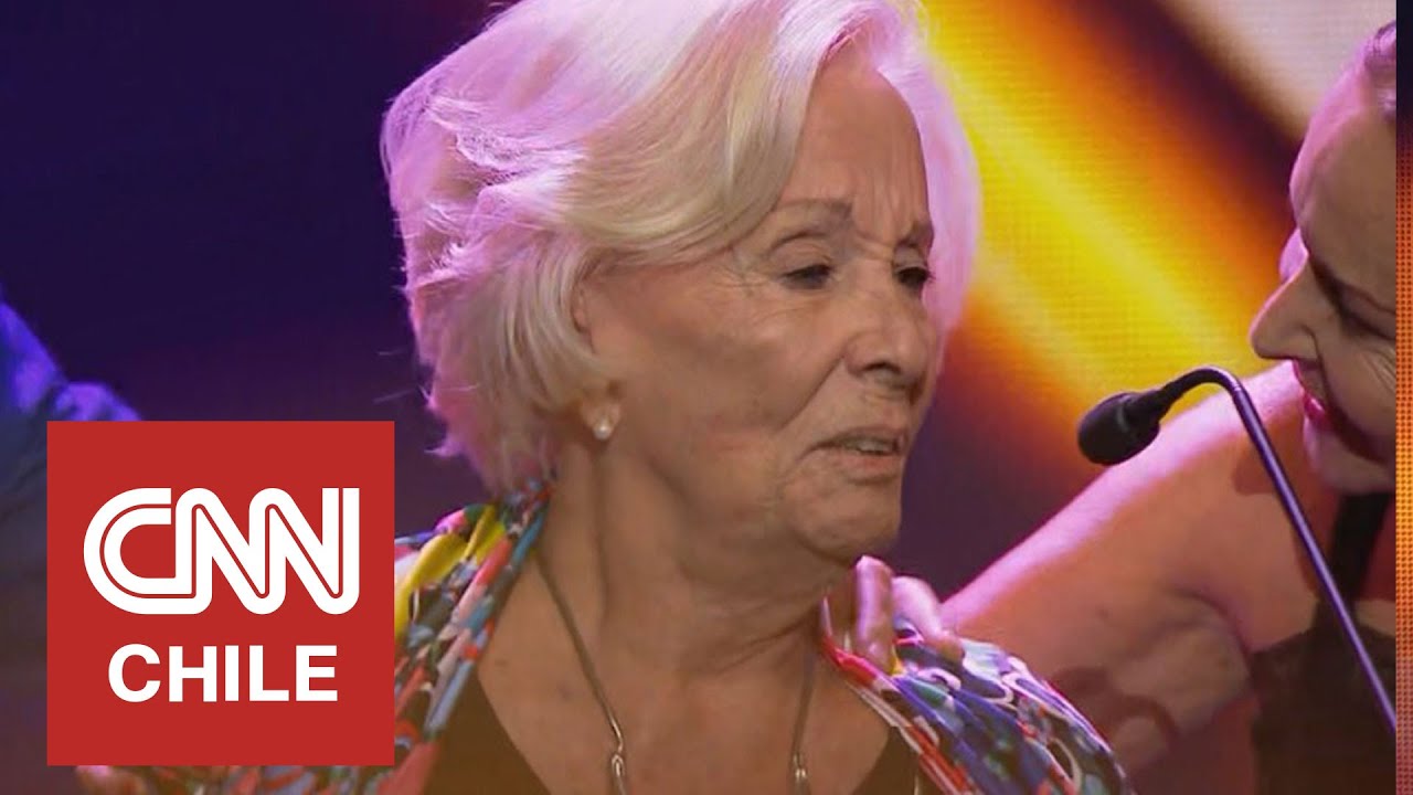 Entre lágrimas, Delfina Guzmán recibió el Premio a la Trayectoria en los Premios Caleuche 2019