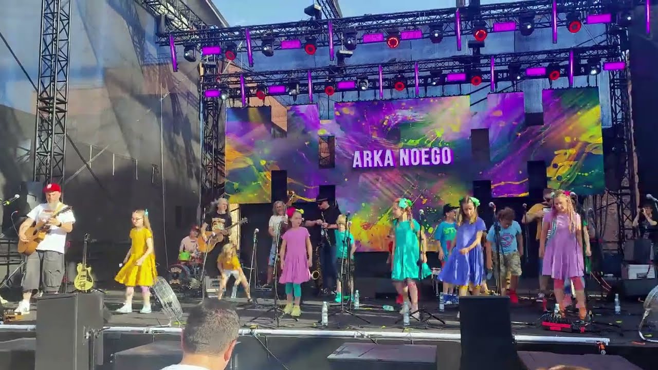 Arka Noego - Święty uśmiechnięty (taki duży, taki mały) Live koncert 2025