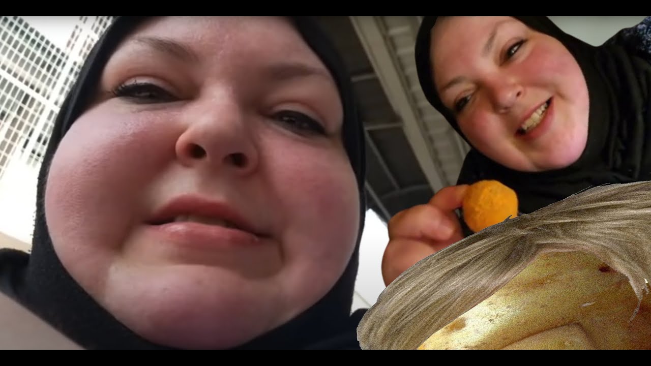 Foodie Beauty escapes prison for a snack