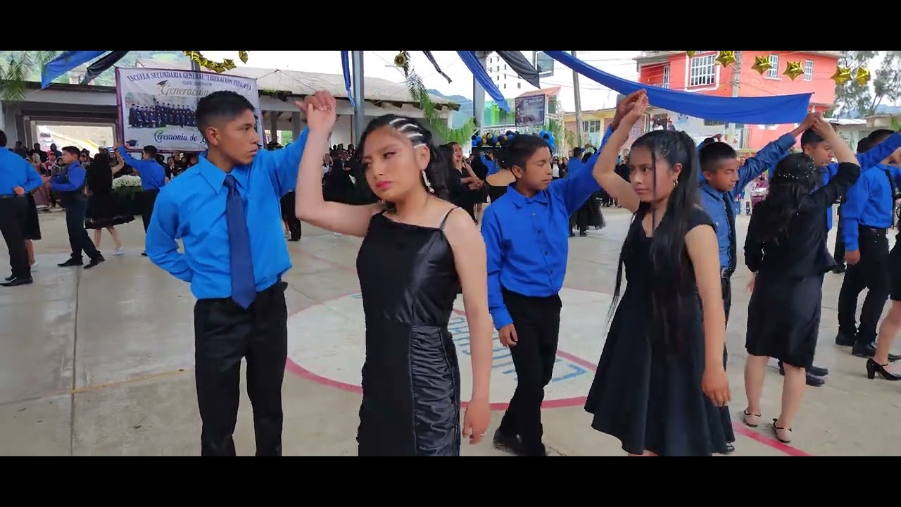 Bailable Vals de Graduación de la Escuela Secundaria Liberación Indígena