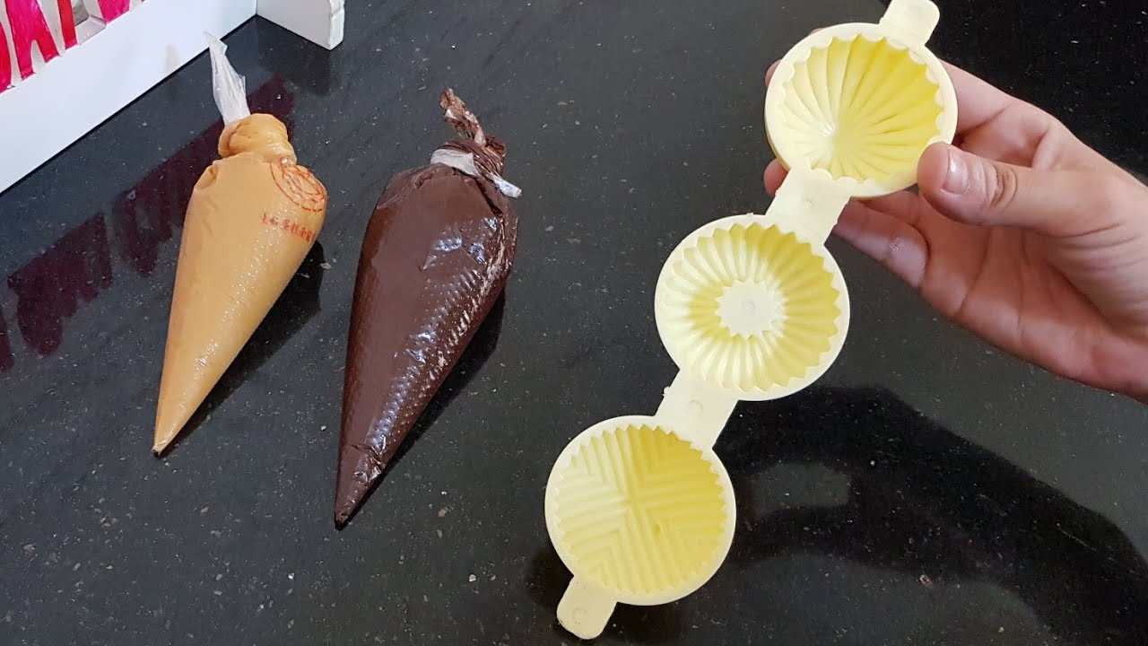 لي عندها هاذ المول تجبدو و لي ماعندهاش تشريه المهم كامل لازم تجربوا هاذ الحلوى👌