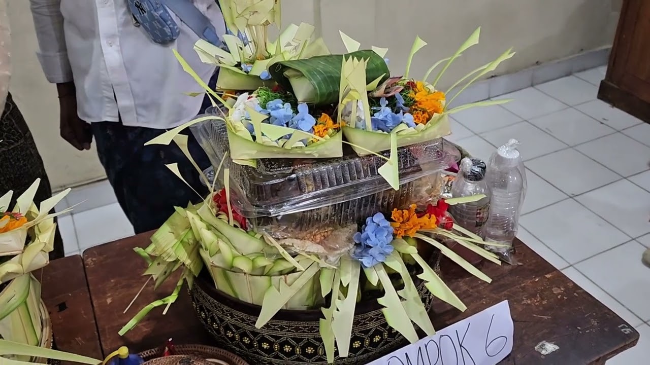 Ujian Praktek Agama Hindu (SMA N 1 Ubud) Kelompok 6 XIIB1