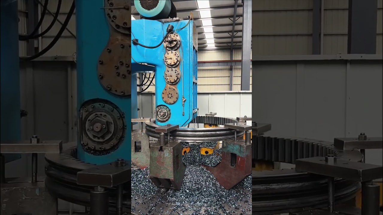 High-speed milling of the slewing bearing gears.