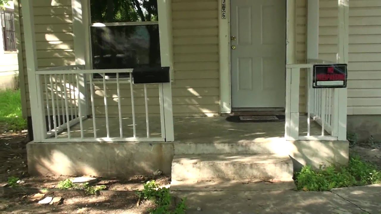 1706 Holly Austin TX 78702 Fixer Upper For Sale In East Austin