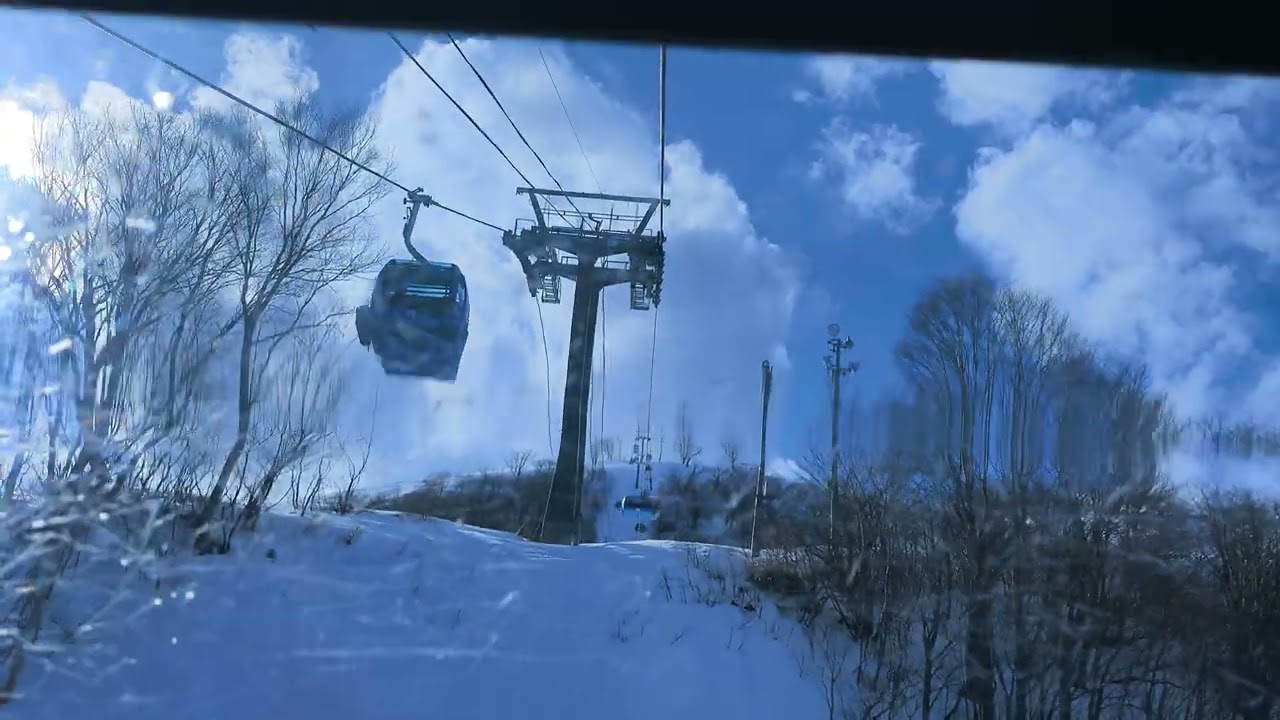 苗場滑雪場坐纜車上山頂