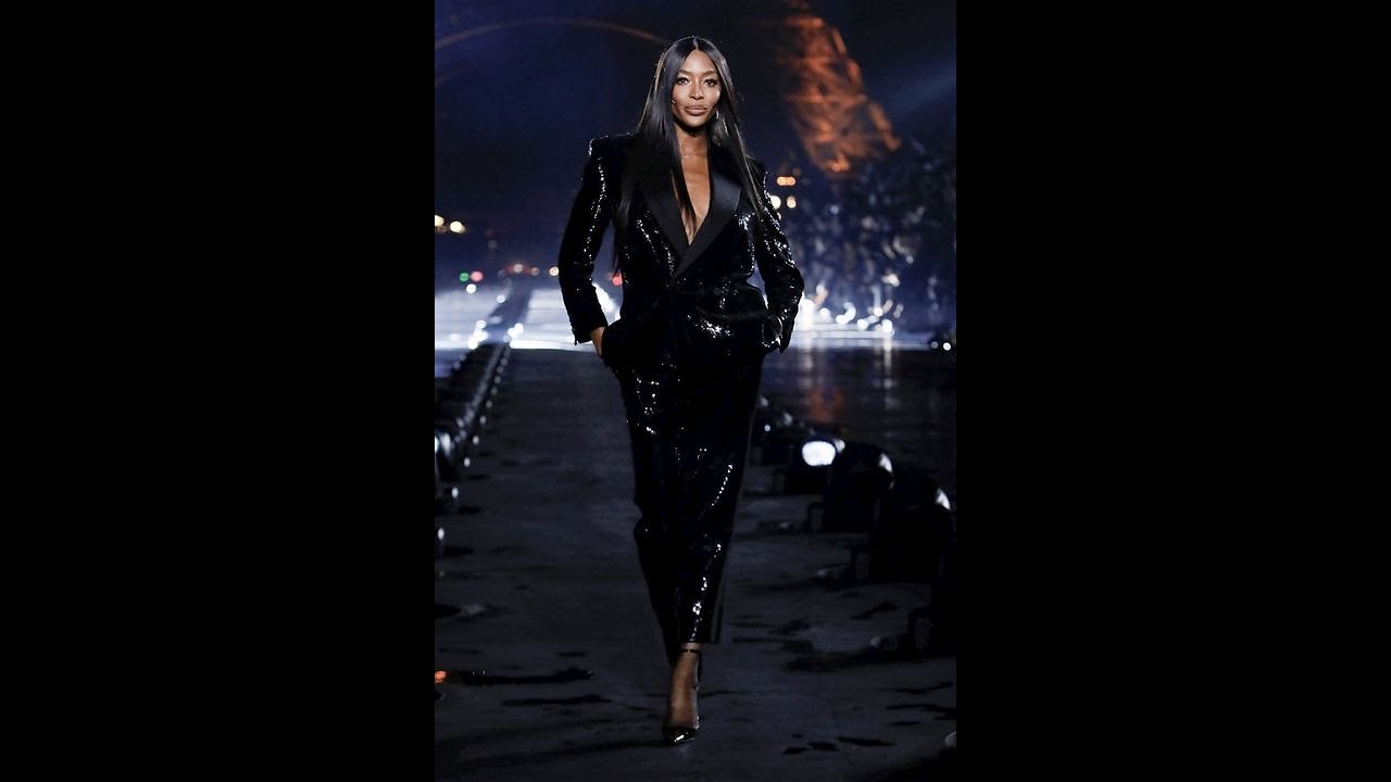 Naomi Campbell&rsquo;s Iconic Walks!!