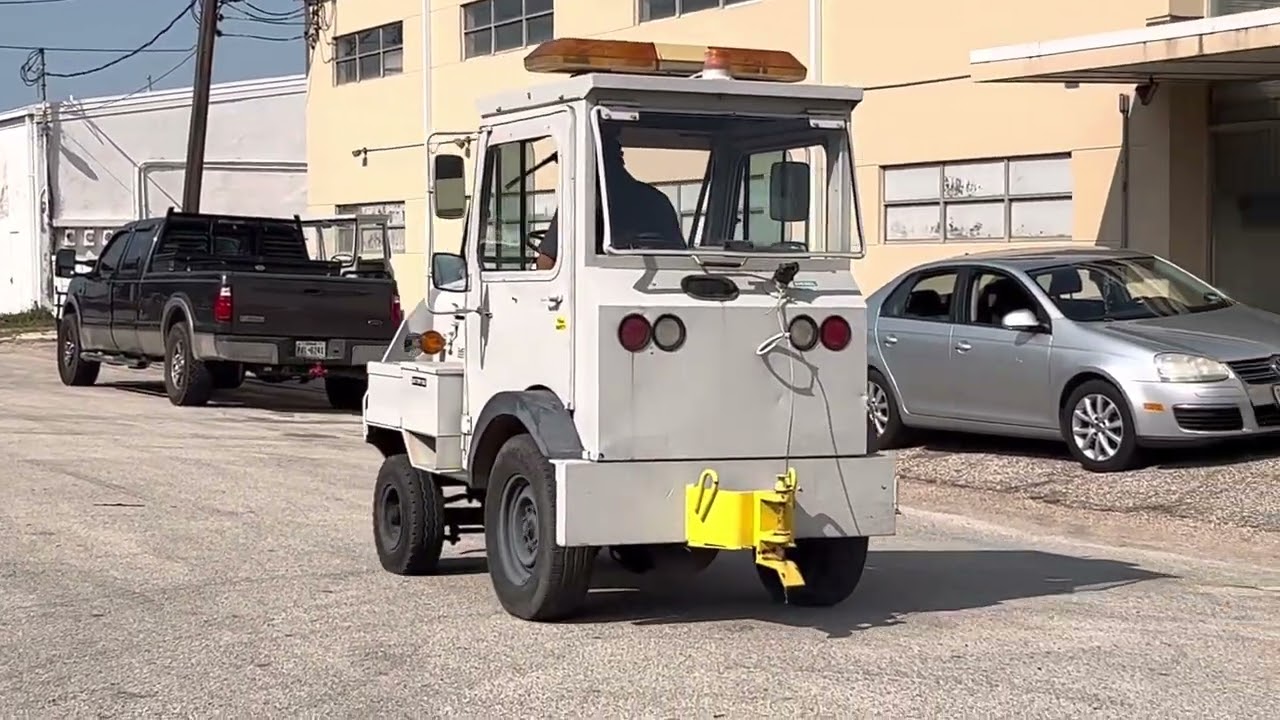 1996 TUG MA 50 Baggage Tractor - Operational Video