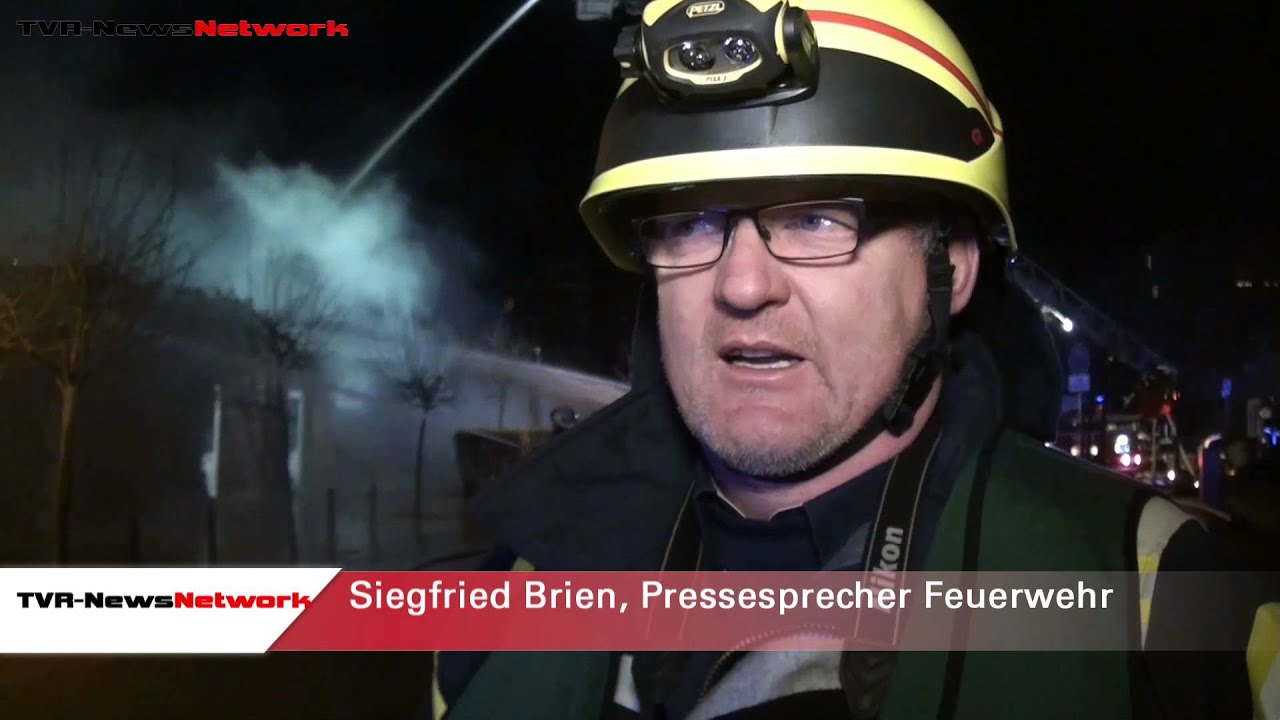 Supermarkt in hellen Flammen