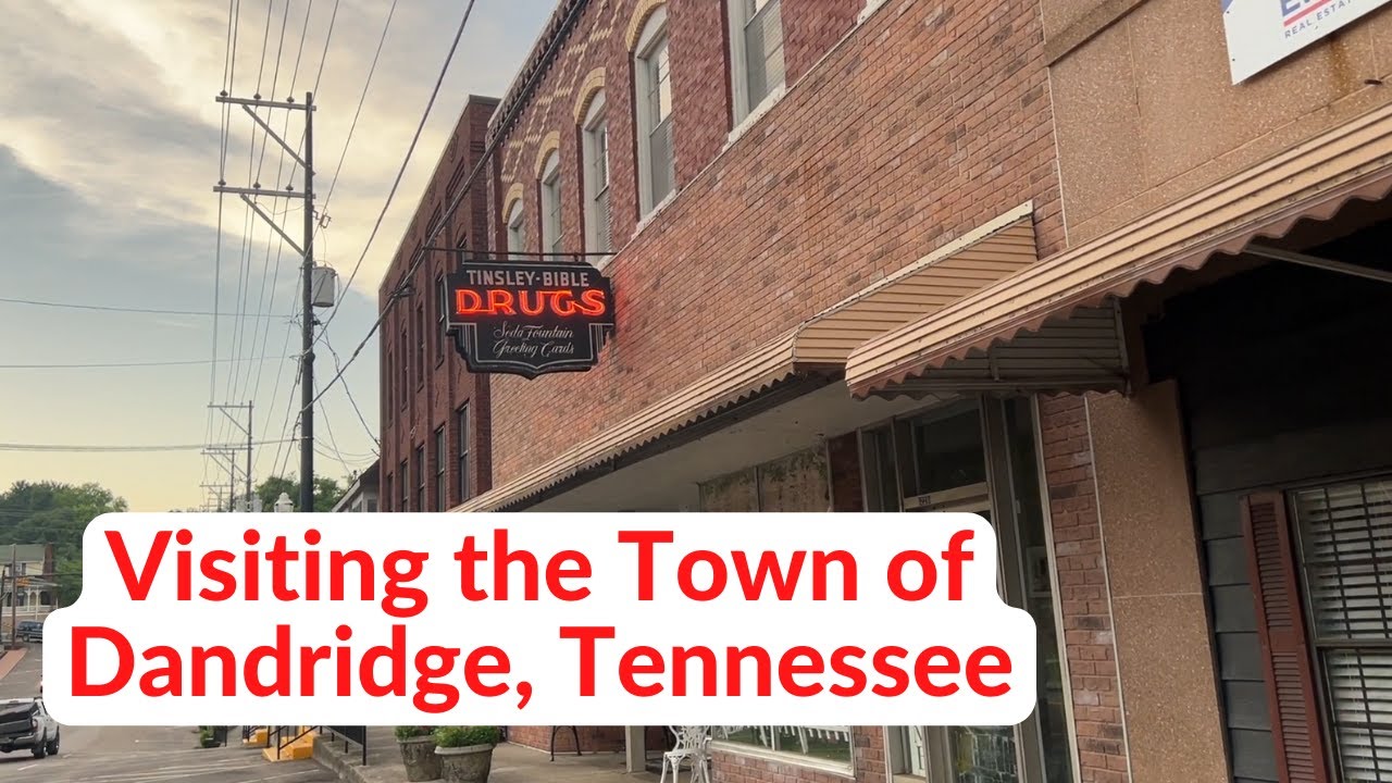 Visiting the small town of Dandridge, Tennessee on Douglas Lake