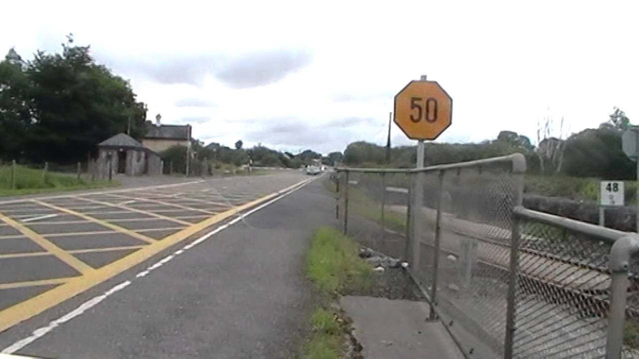 Newgarden South level crossing