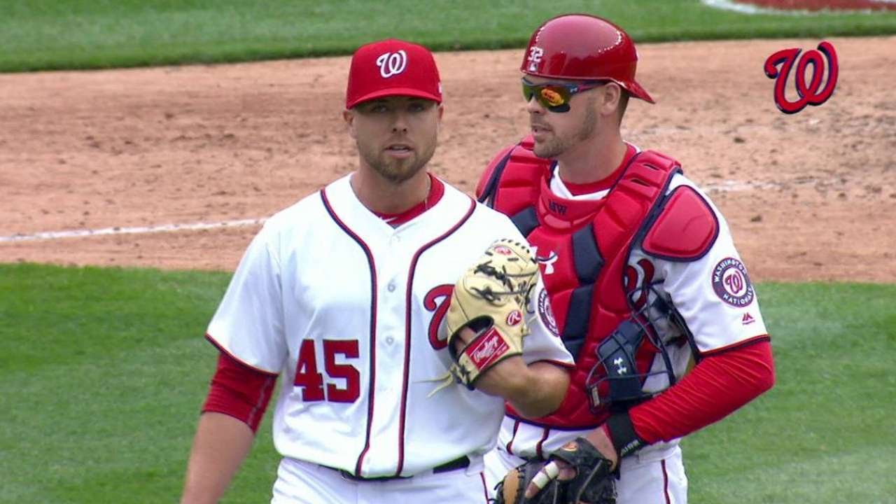 MIA@WSH: Treinen fans Ozuna to pick up the save
