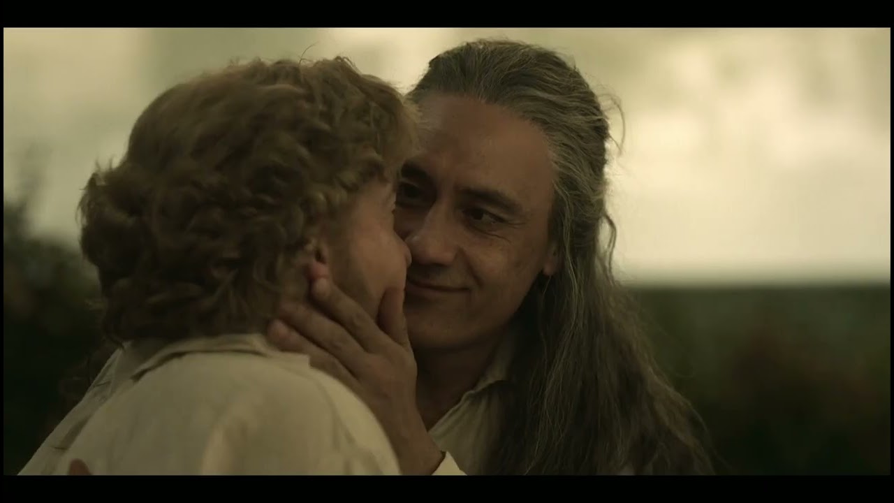 edward and stede kiss but I, respectfully, get distracted by their gay hands