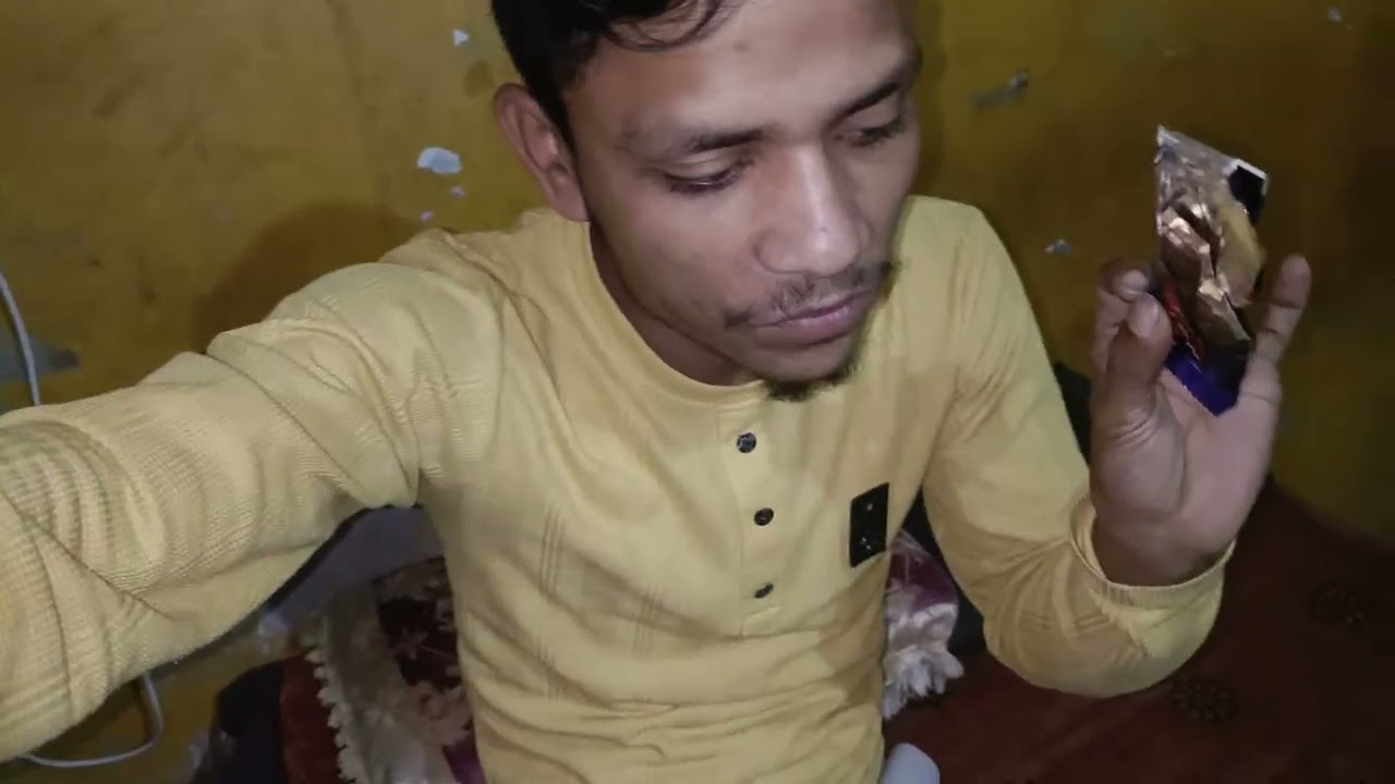 Mangu ke liye chocolate Laye 🍫