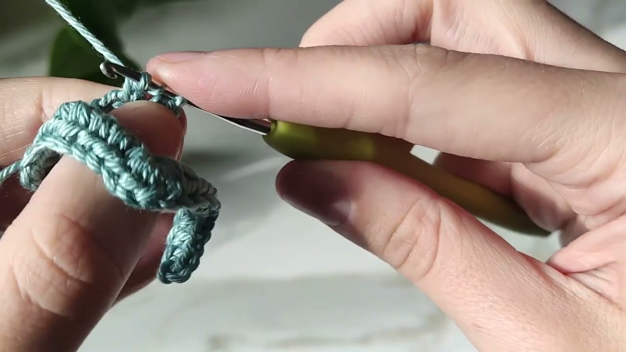 Alfabeto all'uncinetto applique lettera A | Crochet alphabet letter A applique