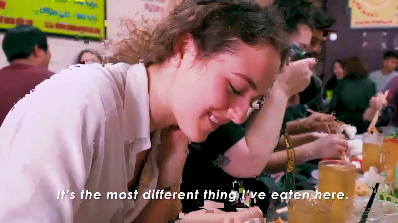 When foreigners taste fermented shrimp paste for the first time