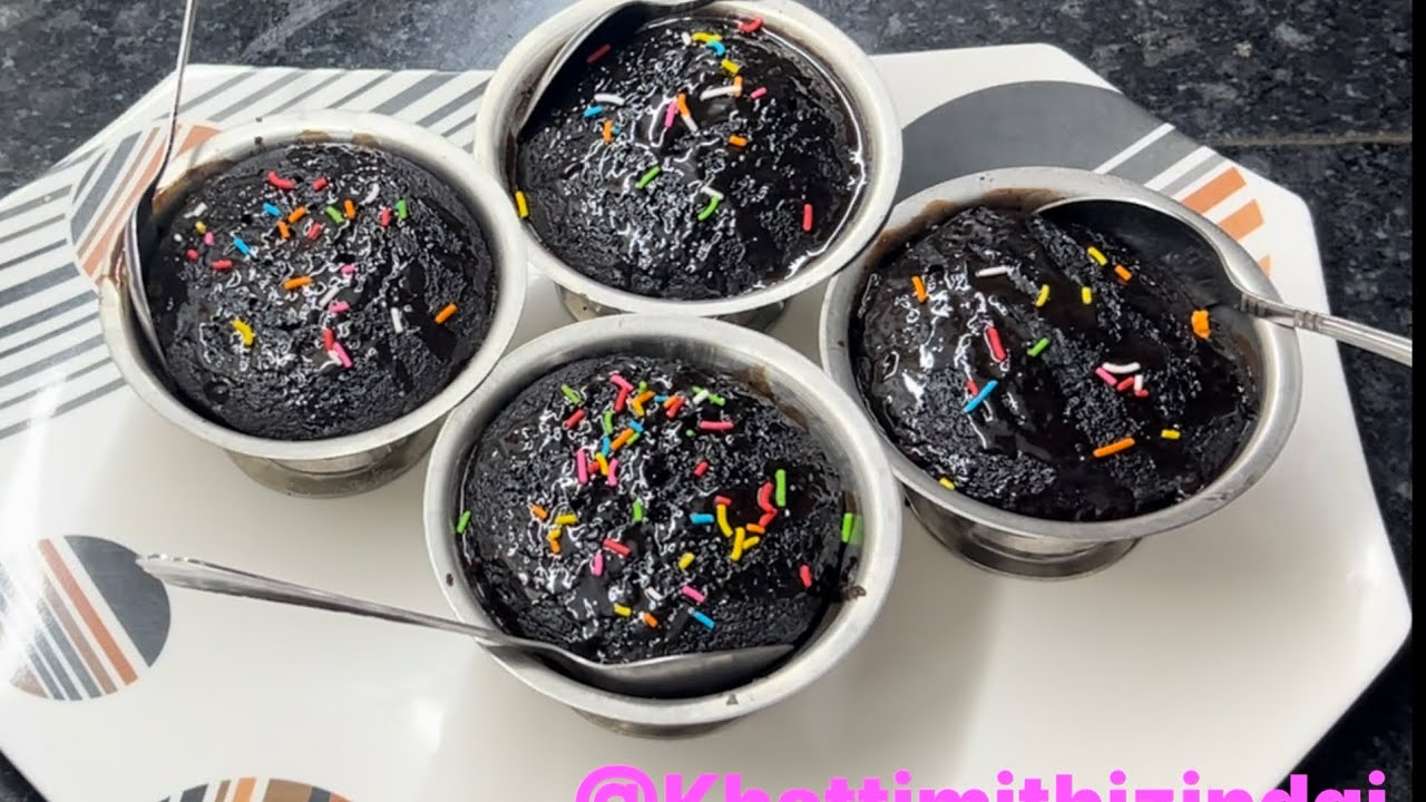 Mene to khud hi surprise ho gyi 😀 #cake #chocolate #cupcake @khattimithizindgi