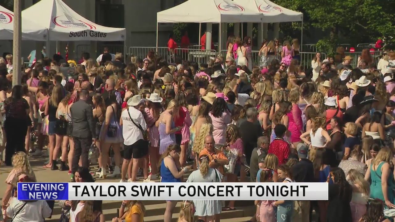 Taylor Swift fans arrive in Chicago for weekend concerts at Solider Field