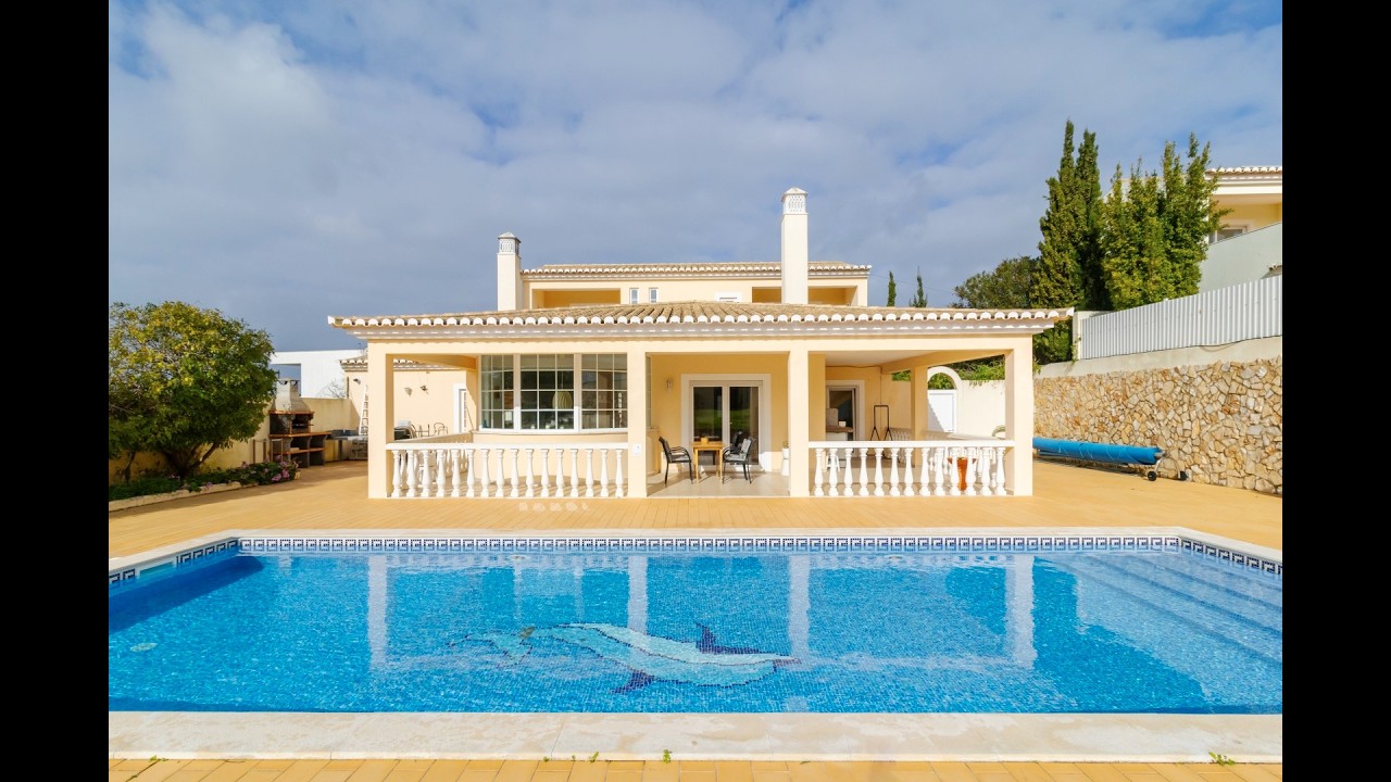 ✨ Stunning 4-Bedroom Villa in Praia da Luz ✨