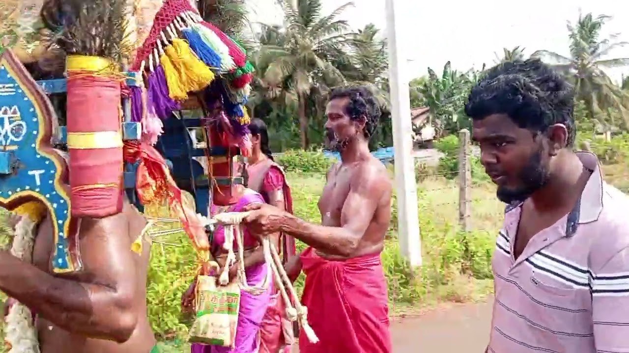 ஆலடி  அன்னமார் கோயிலுக்கு காவடி எடுத்த பக்தர் // குரும்பசிட்டியில் திடிரென்று சாமி வந்து ஆடிய நபர் 👉