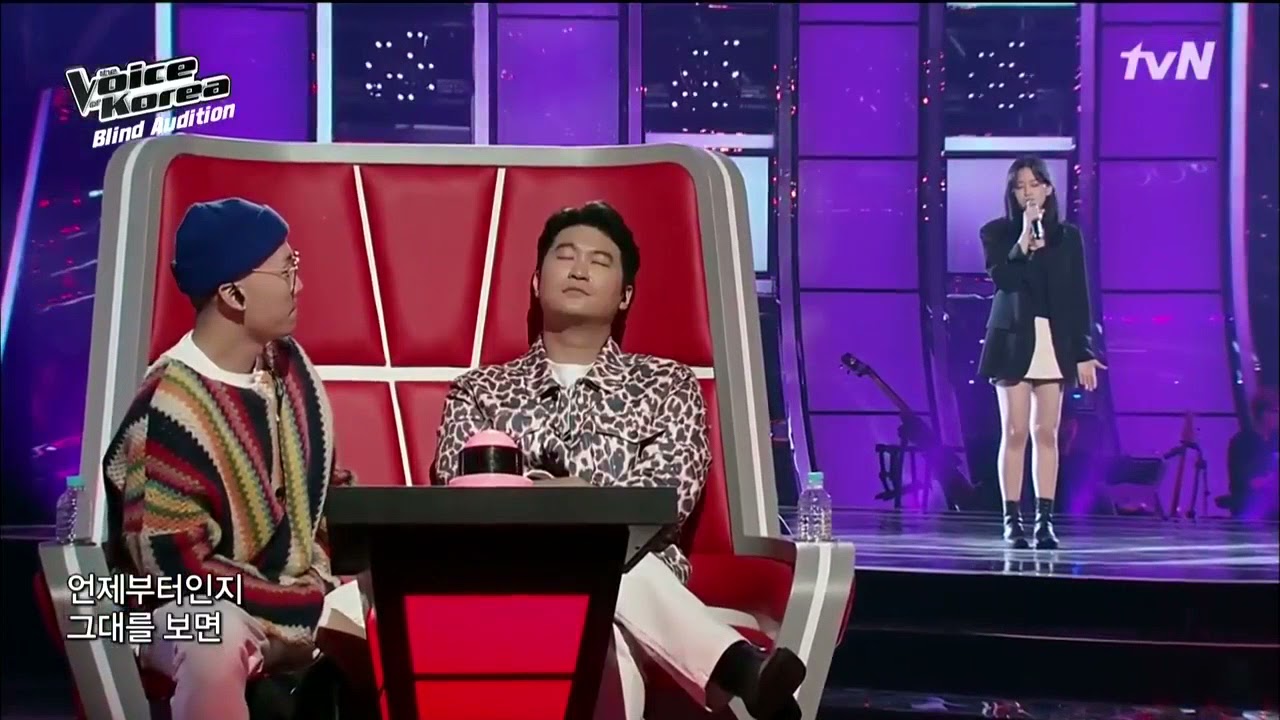Lee Ji Hye sings 