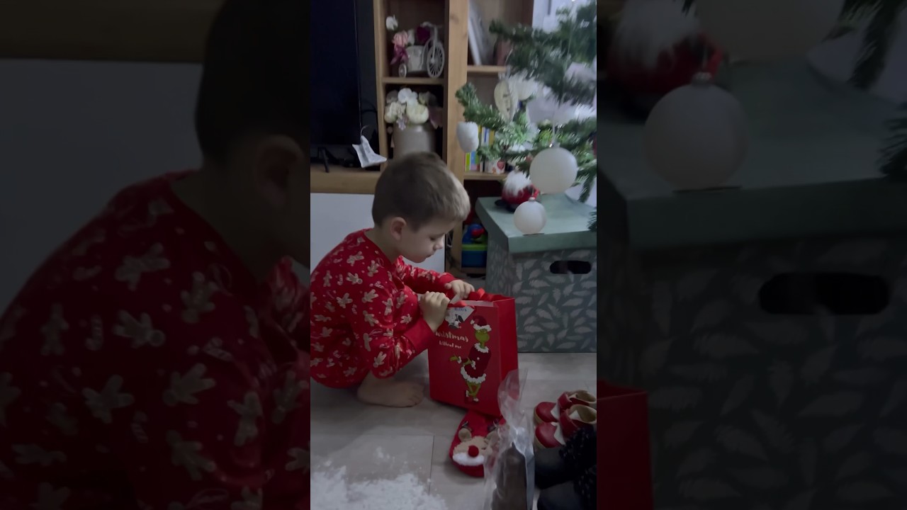 A venit Mos Nicolae #mosnicolae #cadouri #crăciun #copiifericiti #trendingromania