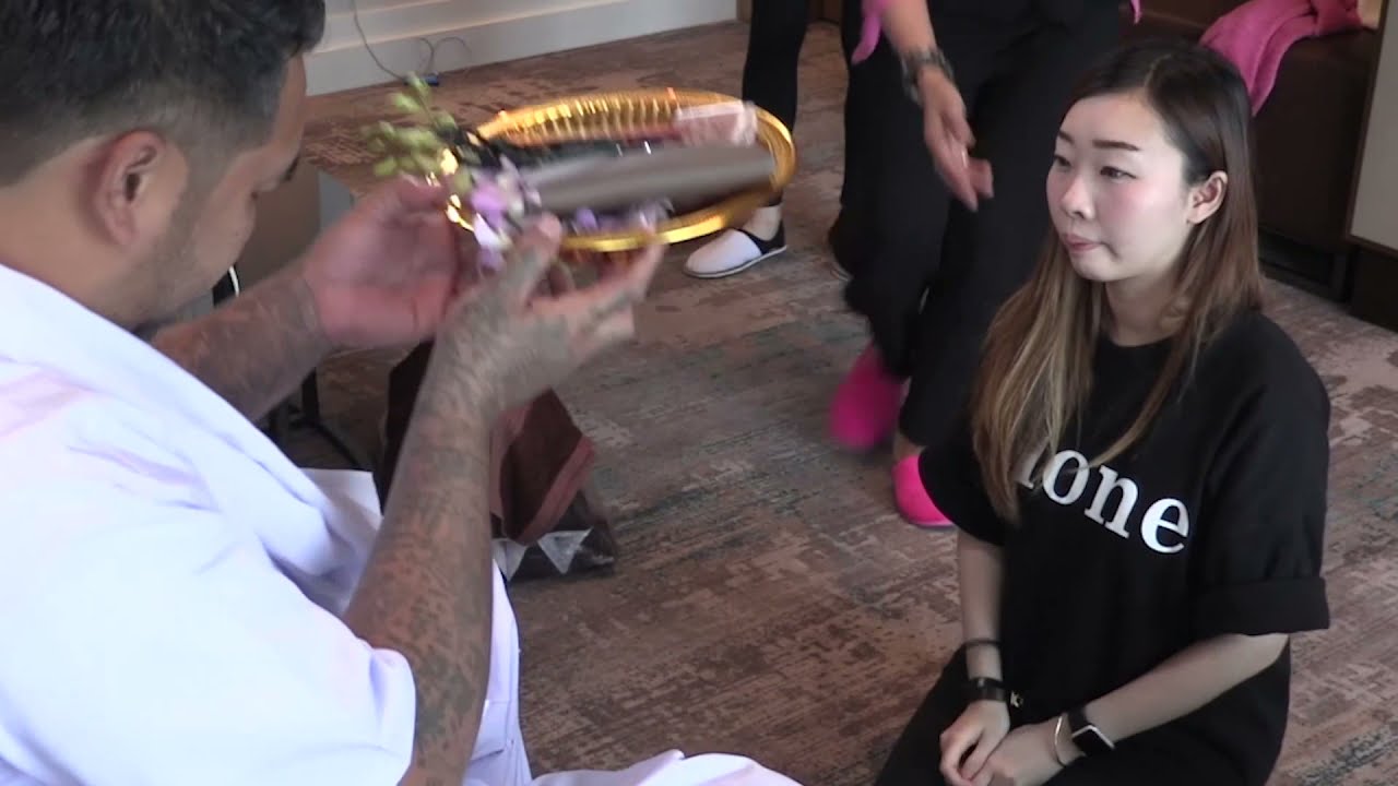 Thai Tattoo and inserting Golde Needles by Ajarn Ohr in Macau China