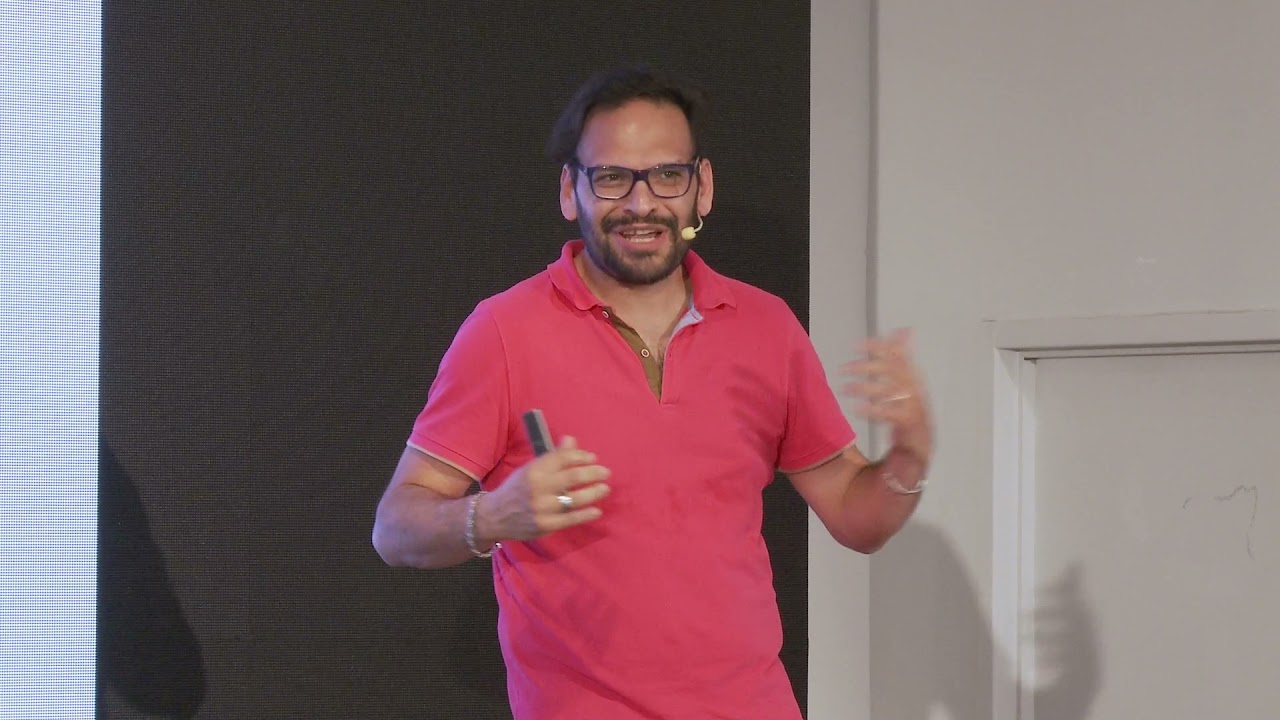 La hipocres&iacute;a de la inclusi&oacute;n social | Daniel Cerezo | TEDxSanIsidro
