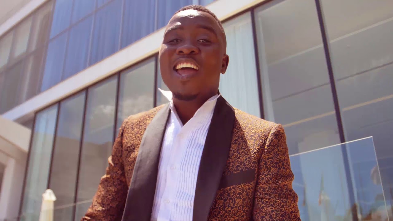 Tchi Mukhulo ft hobjana- LovolaOfficial music videio