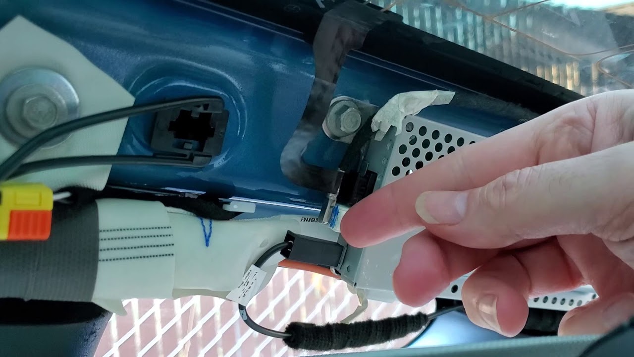 Install SiriusXM FM Direct adapter in Tesla Model 3