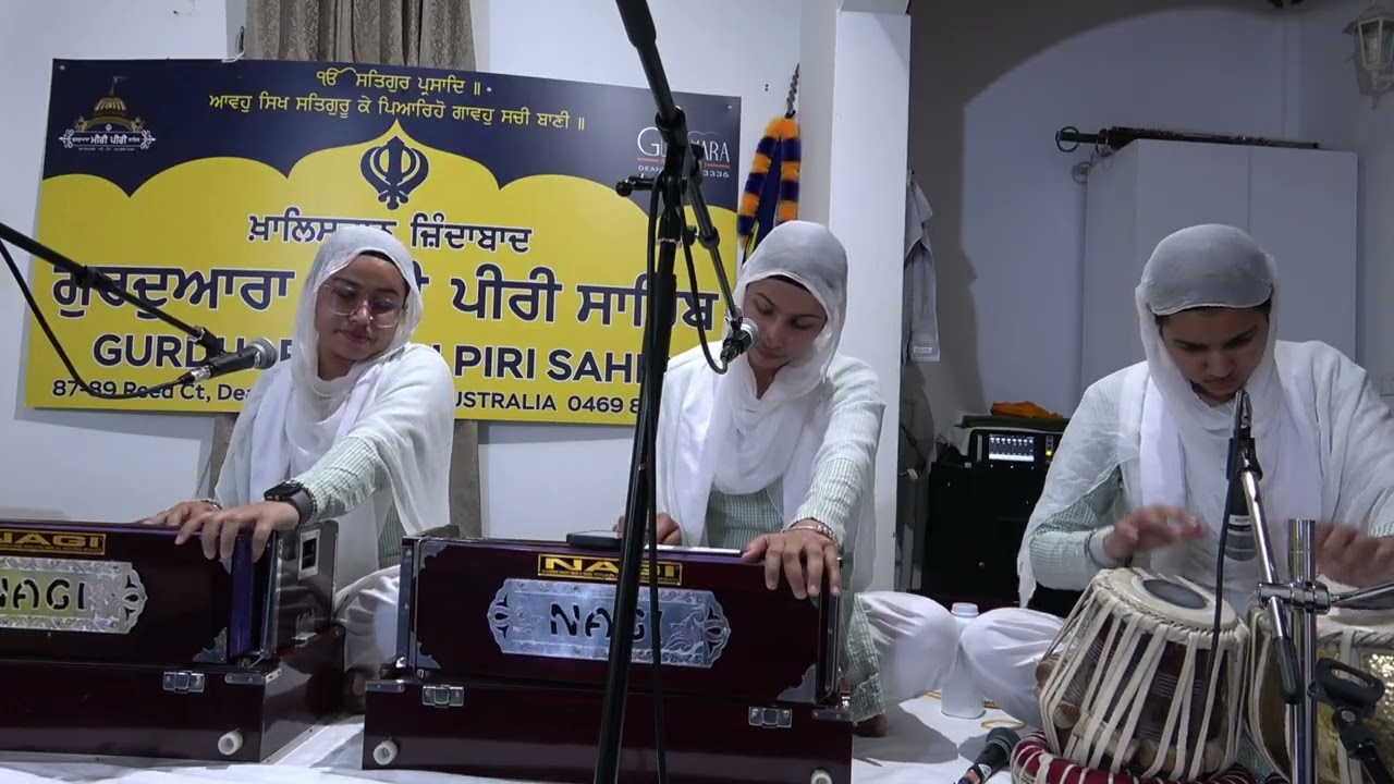 -“ਅੱਧੀ ਰਾਤੀਂ ੳੱਠੇ ਦੋਵੇਂ ਲਾਲ ਪੁੱਛਦੇ ਨੇ—ਕੋਈ ਆਇਆ ਕਿ ਨਹੀਂ”