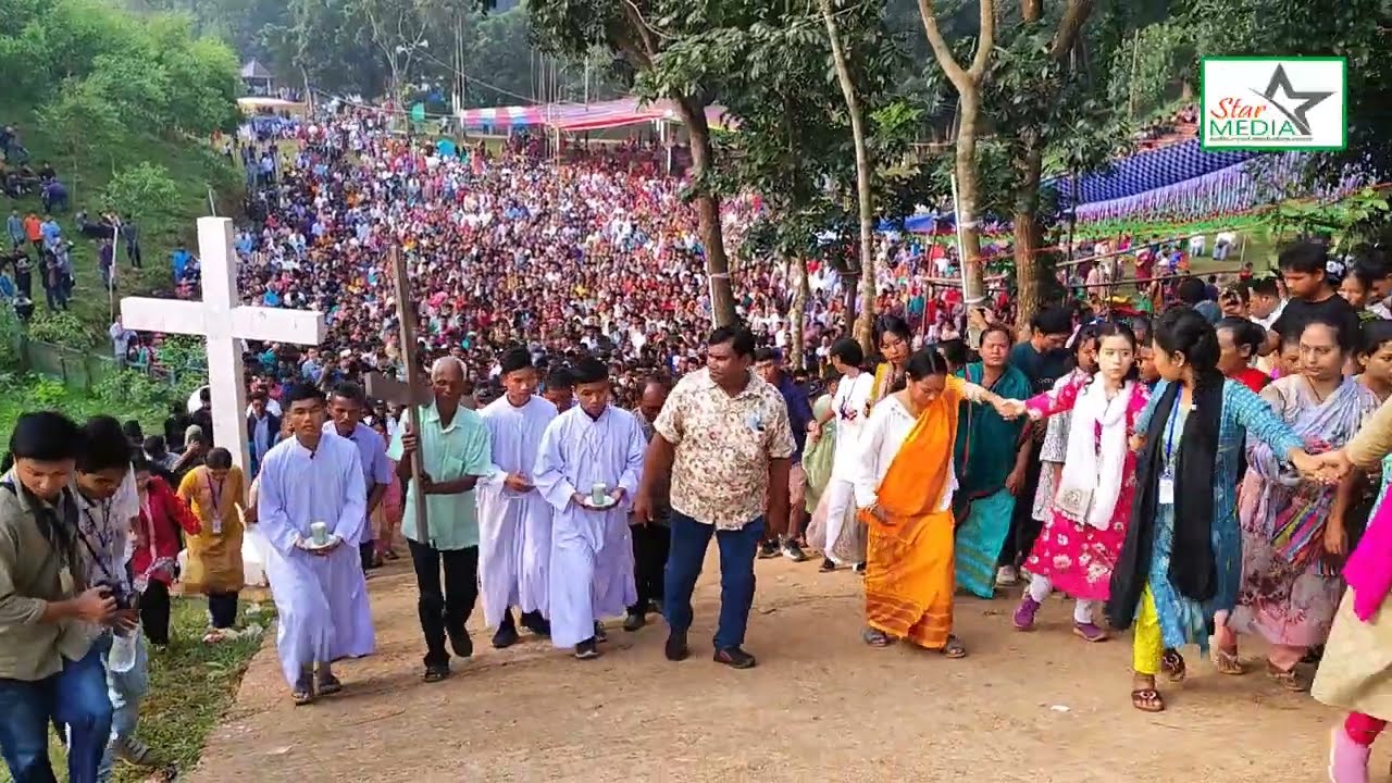 বারোমারী ধর্মপল্লীতে ‘ফাতেমা রানীর তীর্থ ক্রুশের পথ- Star Media Bangladesh