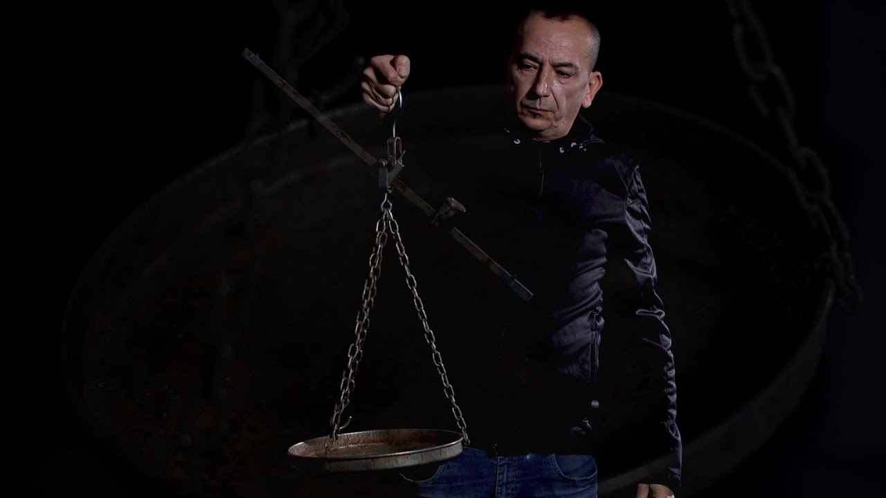 Miki Radojević - Izvini [Official Music Video]