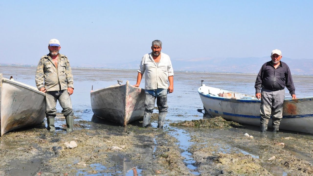 Marmara Gölü'nde su 500 metre çekildi, derinlik 1 metreye düştü