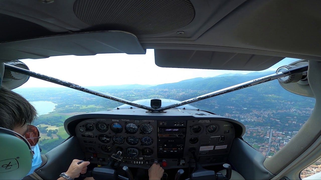 Masked flight over Lake of Como [SEAPLANE C172]