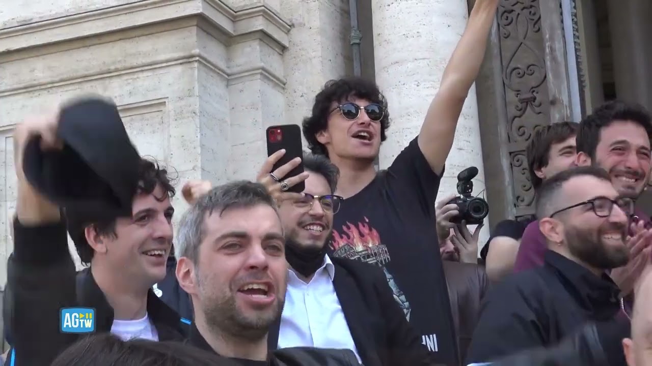 Roma, l'ultimo saluto a Richard Benson, chitarrista e personaggio televisivo