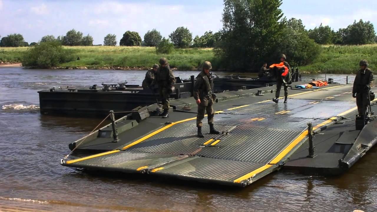Faltschwimmbrückengerät und M Boot 3
