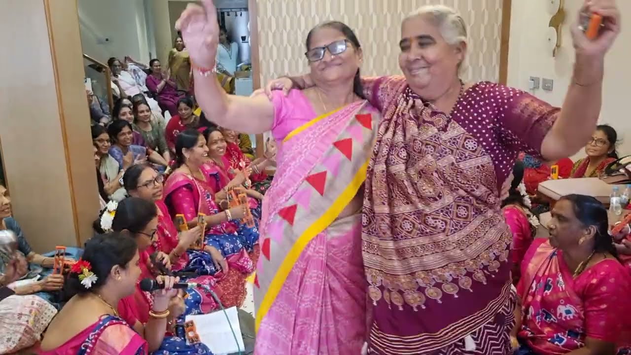 🏵️નટખટ નંદનો દુલારો.... 🏵️ લખેલું છે
