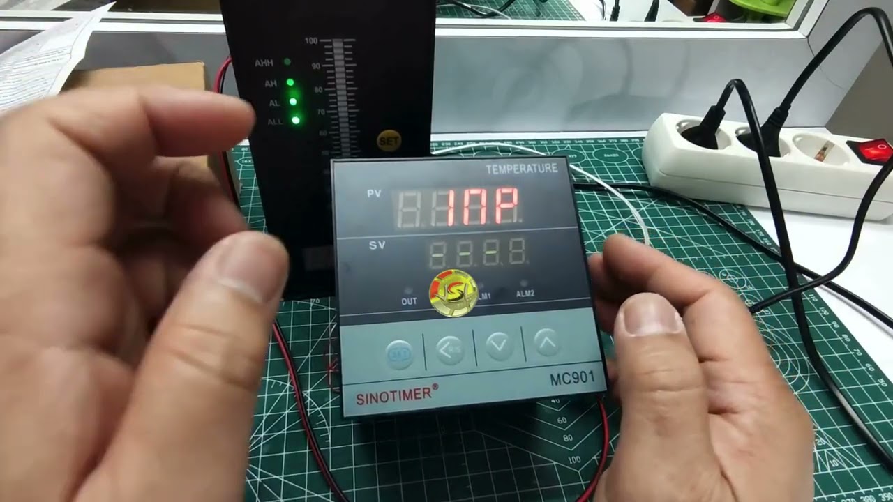 MC901-11 Temperatur Kontrol Digital dengan Sensor PT100 output 0-10 V