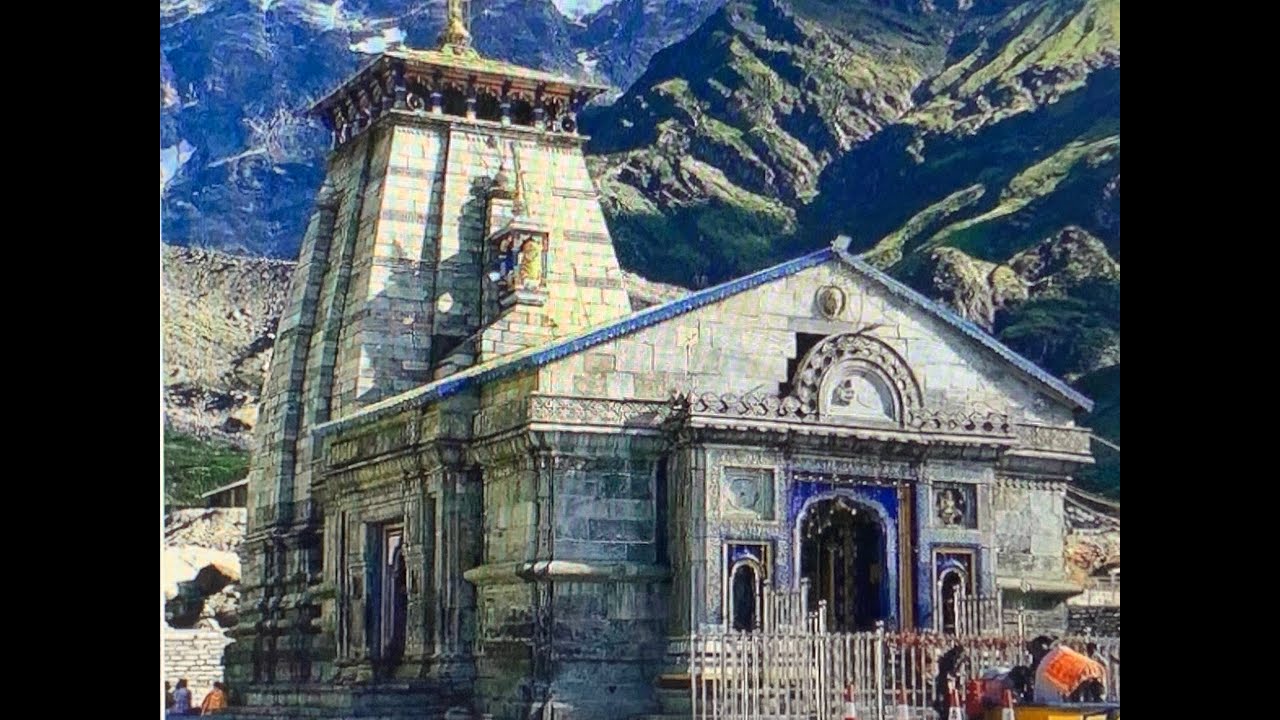 केदारनाथ धाम हिंदुओं का बहुत ही पवित्र तीर्थ स्थान है।