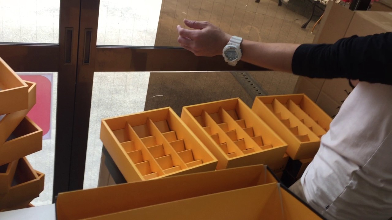 菓子箱の組立・検品