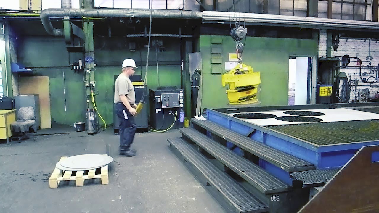 VacuBoy: Handling steel blanks