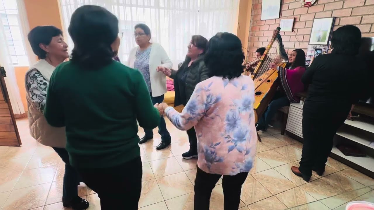 Torcaza Karishma - Taytalla de Puquio // Huaynos alegres bailables // Arpa y violín // Ayacucho