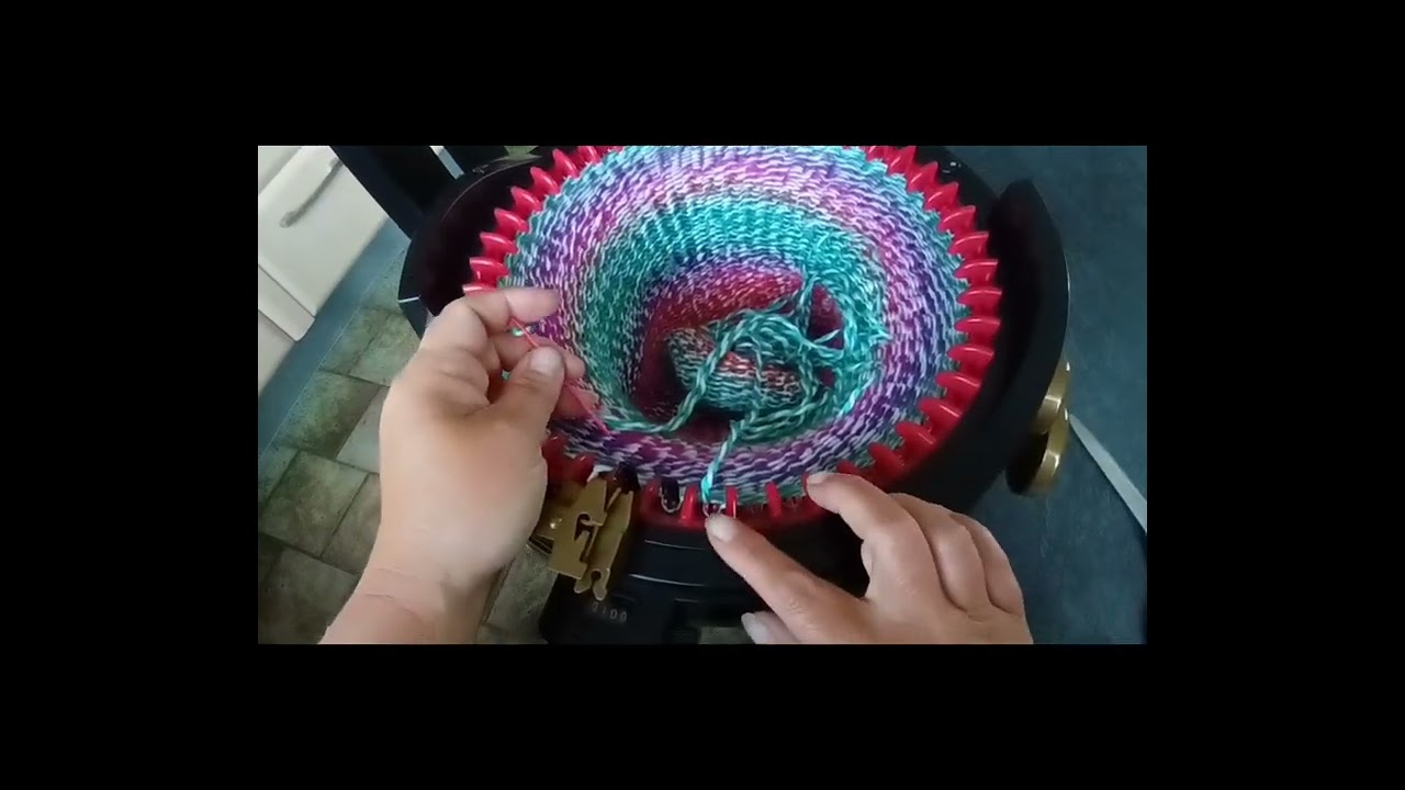 Addi Express KINGSIZE : Löcher Loop....  Super schnell gemacht
